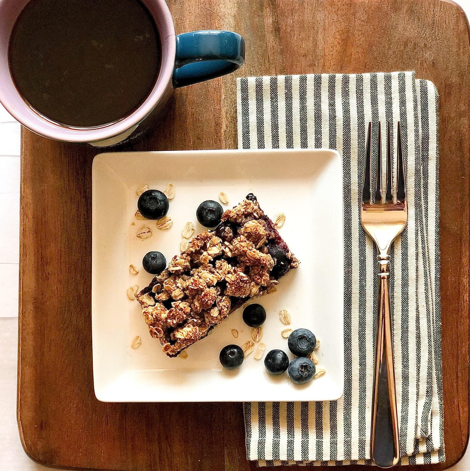 HEALTHY BLUEBERRY OATMEAL BREAKFAST BARS - skyrunning girl - healthy food - quick and easy simple - how to make vegan 