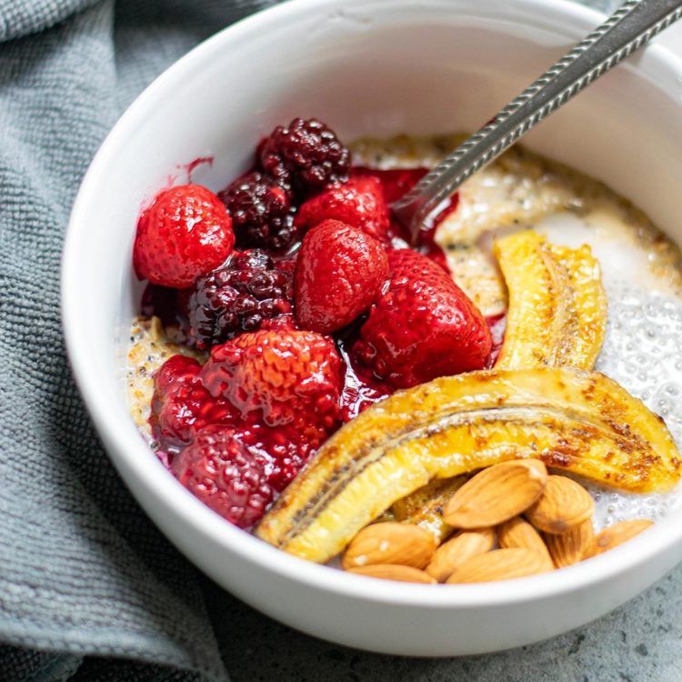 23 Easy & Quick Vegan Breakfast Recipes - Skyrunning Girl - Naia